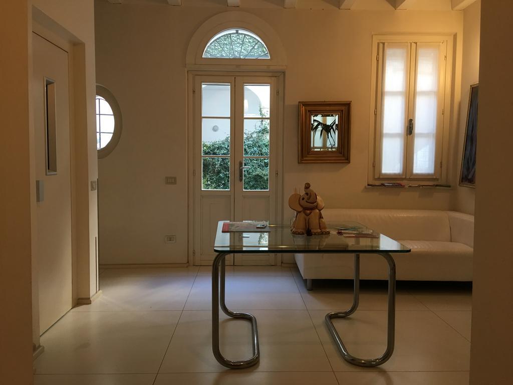 Domus Nova Residenza Il B&B Mantova Bagian luar foto