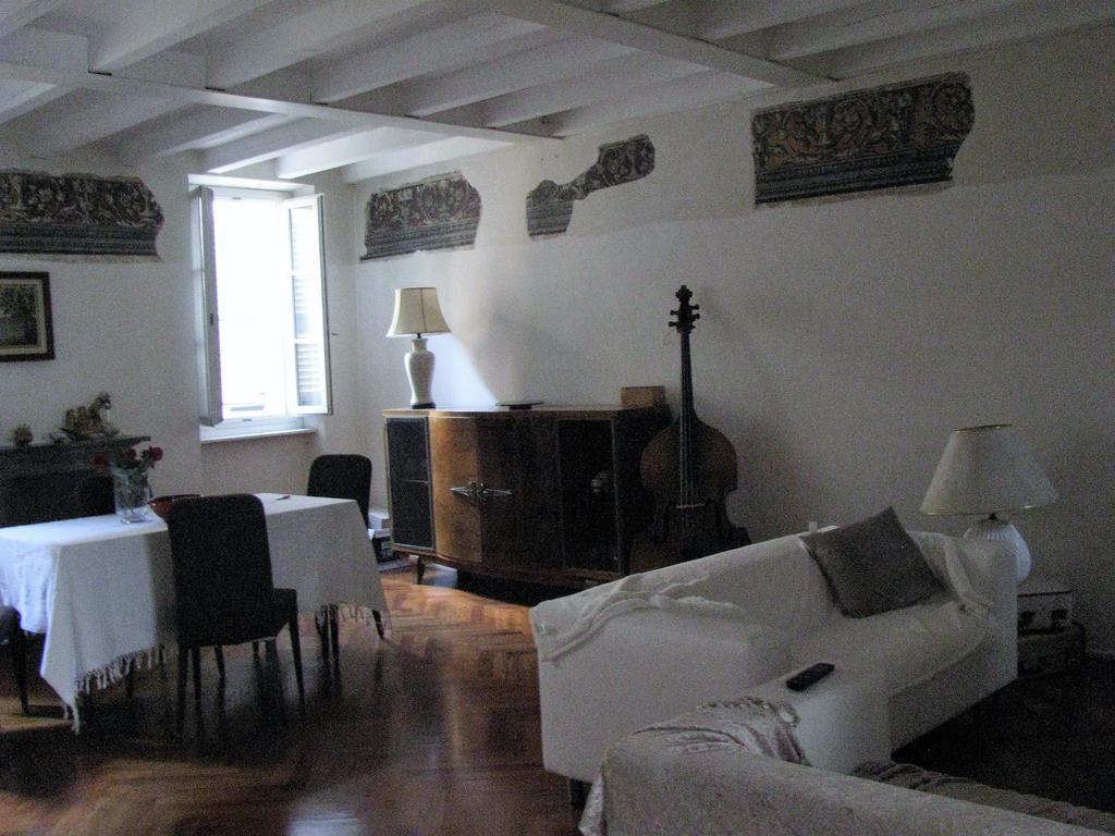 Domus Nova Residenza Il B&B Mantova Bagian luar foto