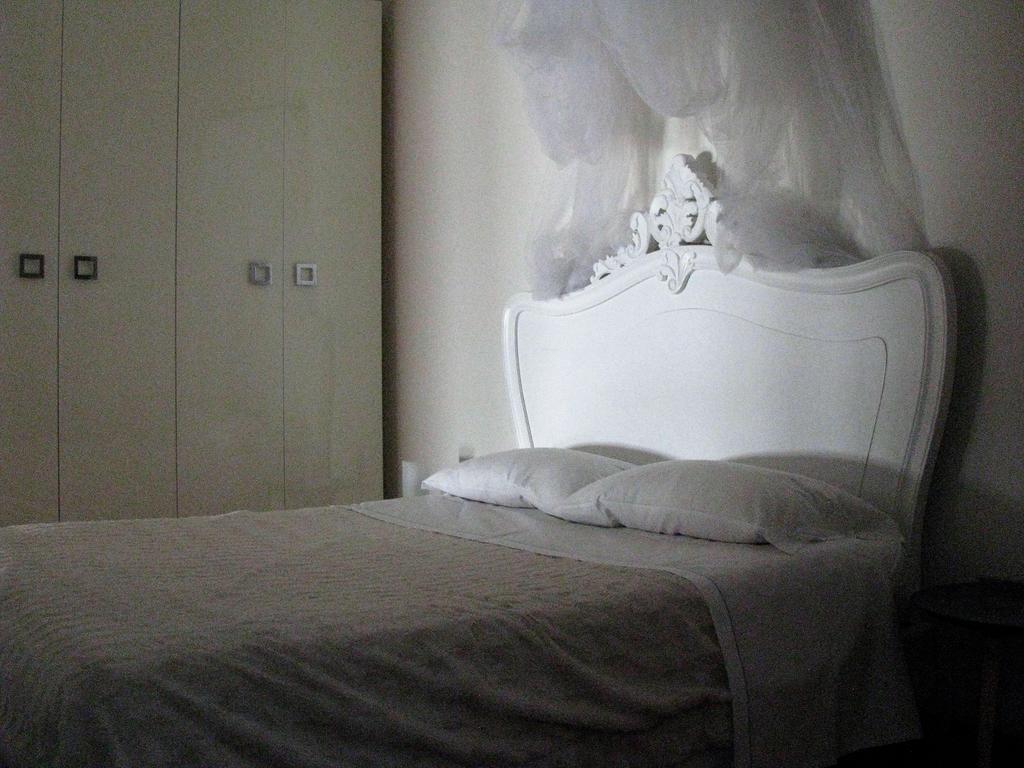 Domus Nova Residenza Il B&B Mantova Bagian luar foto