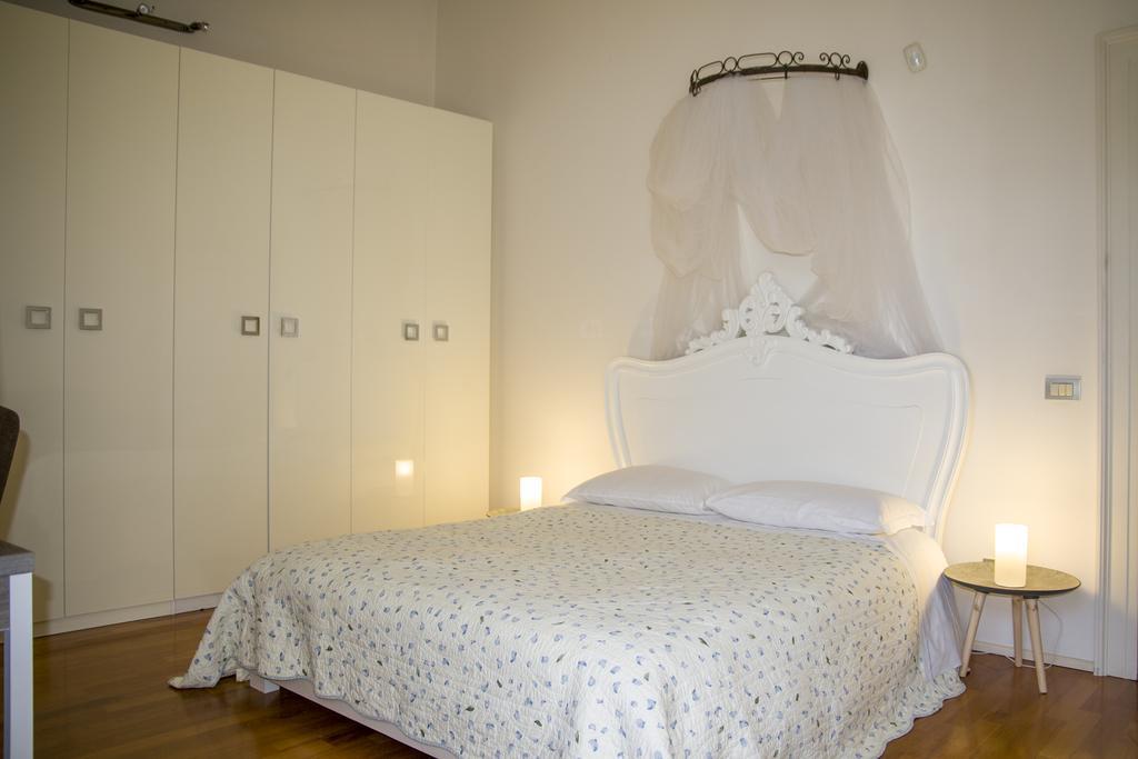 Domus Nova Residenza Il B&B Mantova Bagian luar foto