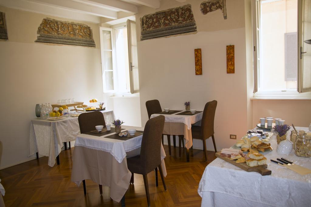 Domus Nova Residenza Il B&B Mantova Bagian luar foto