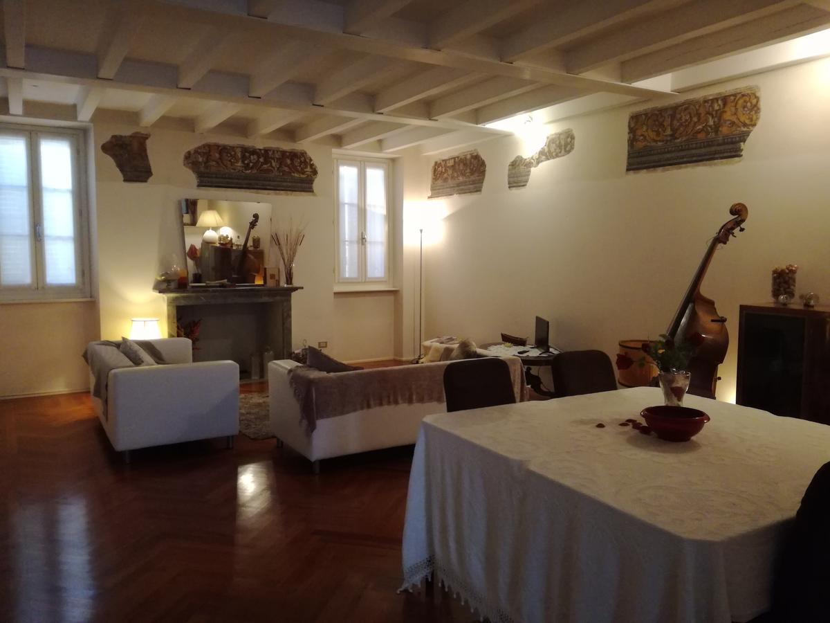 Domus Nova Residenza Il B&B Mantova Bagian luar foto
