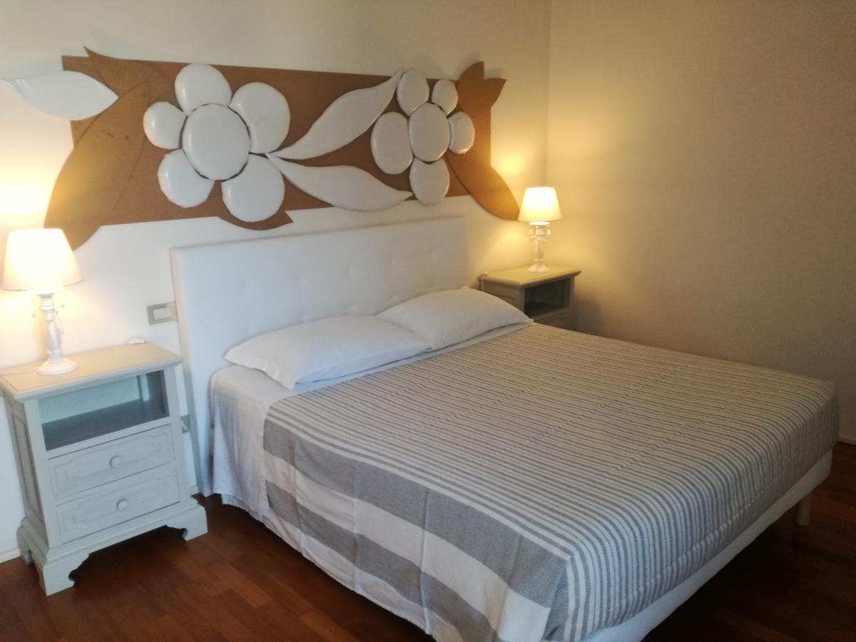 Domus Nova Residenza Il B&B Mantova Bagian luar foto