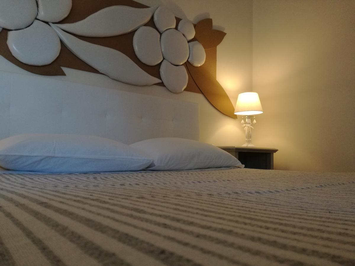 Domus Nova Residenza Il B&B Mantova Bagian luar foto