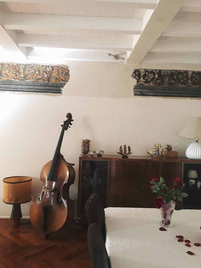 Domus Nova Residenza Il B&B Mantova Bagian luar foto
