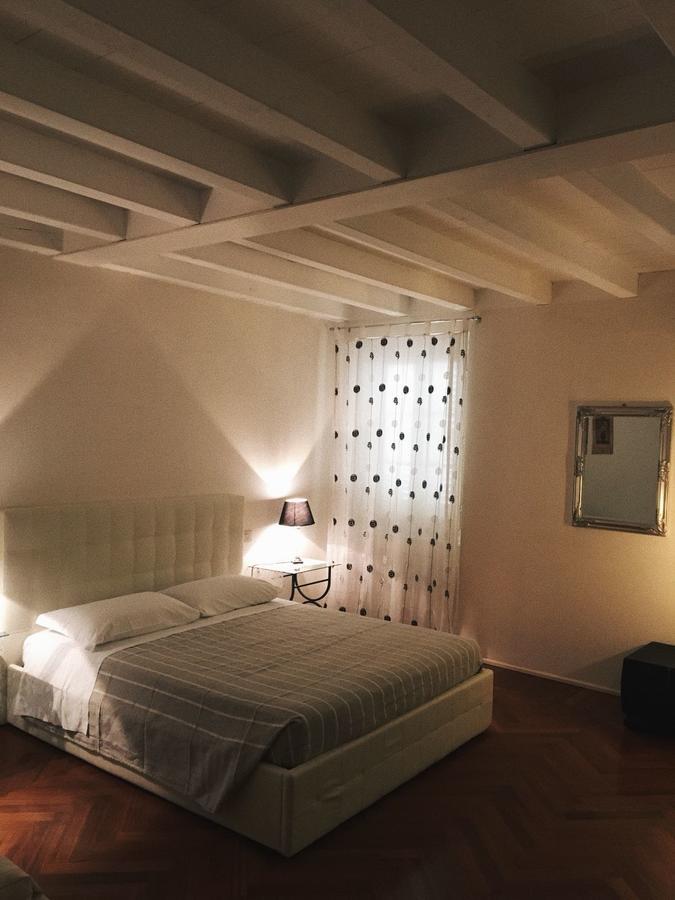 Domus Nova Residenza Il B&B Mantova Bagian luar foto