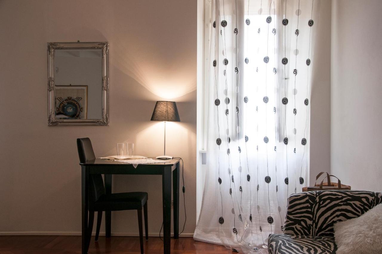 Domus Nova Residenza Il B&B Mantova Bagian luar foto