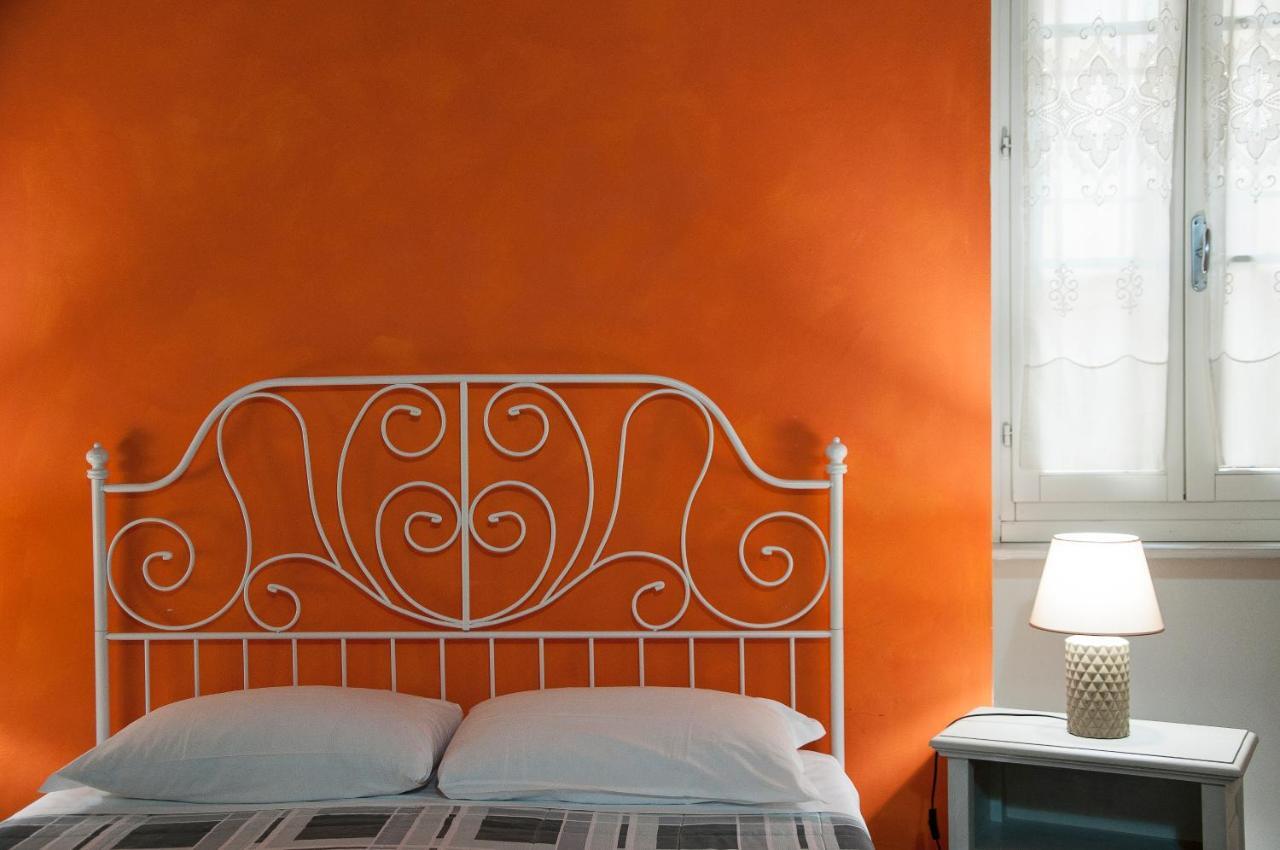 Domus Nova Residenza Il B&B Mantova Bagian luar foto